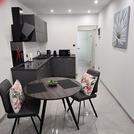 Apartman Julija 1 Rijeka Eksteriør billede
